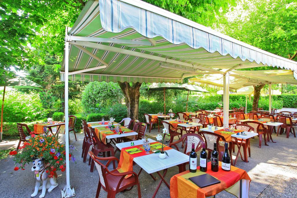Le Clos Grand Pradines  Екстериор снимка