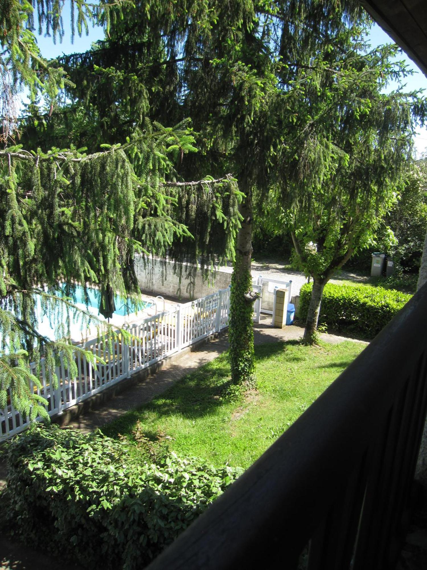 Le Clos Grand Pradines  Екстериор снимка